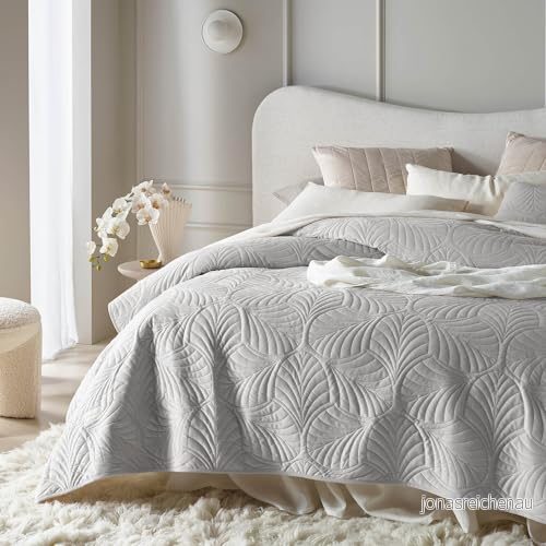 ROOM99 Feel elegant överkast i ljusgrå 170 x 210 cm, mångsidig filt som sängöverkast eller sofföverkast, för säng och soffa, täcke, stil, perfekt Bedspread sammet 5908224008923
