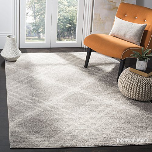 Safavieh Lucie områdesmatta, vävd polypropylenmatta i ljusgrå/elfenben, 160 x 230 cm 889048427105